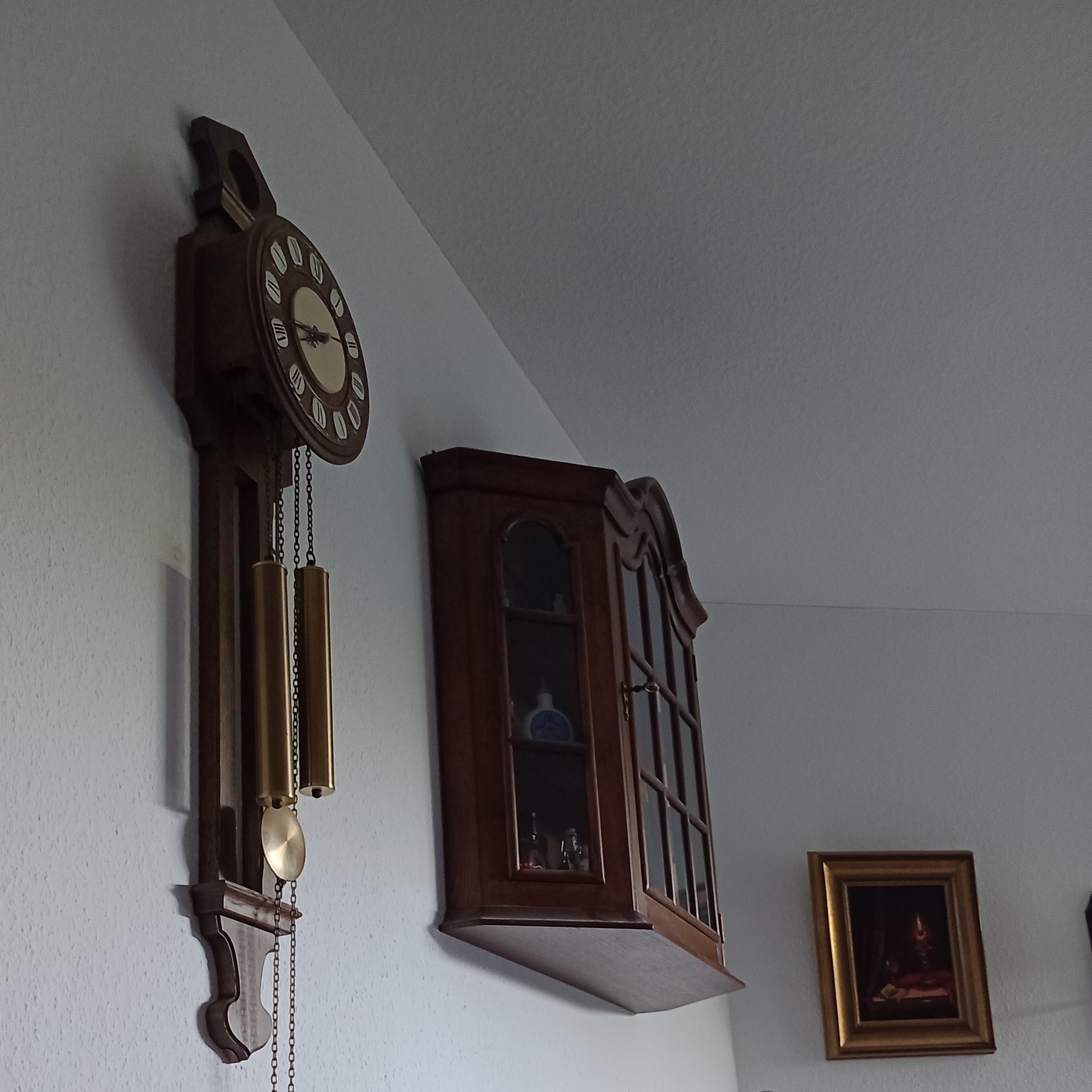 clock_and_cupboard