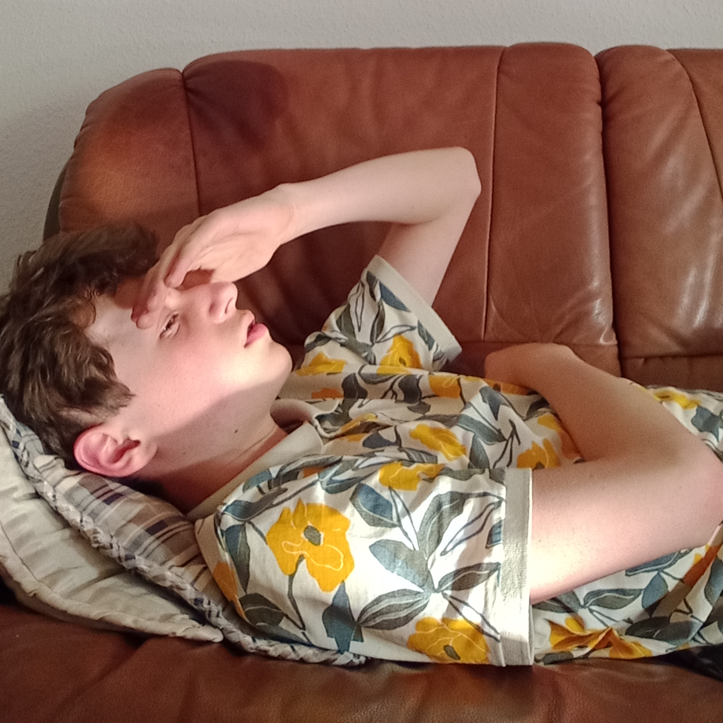 looking_in_the_sun
